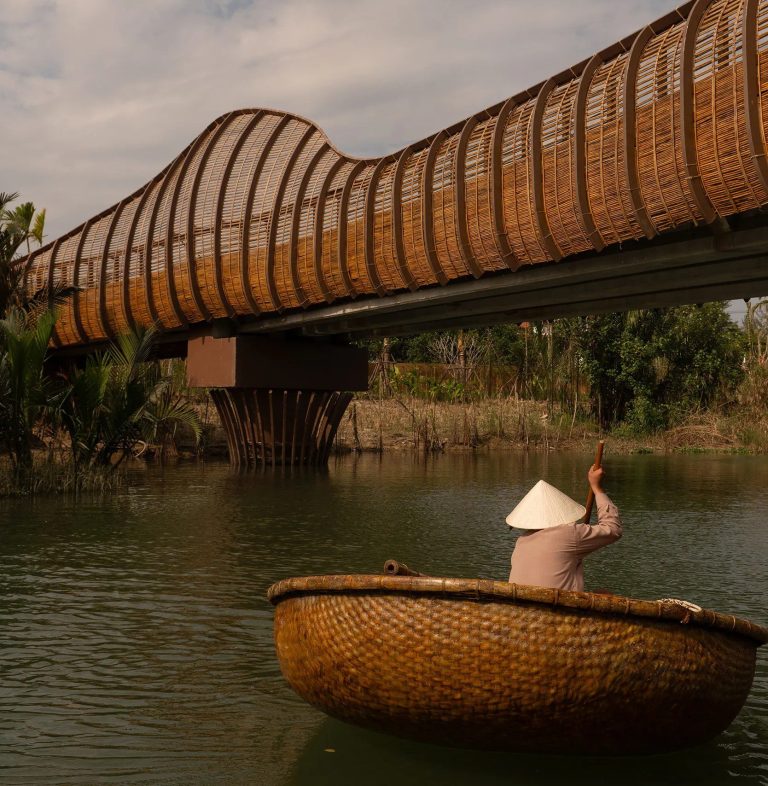 Paddle Around The Islet