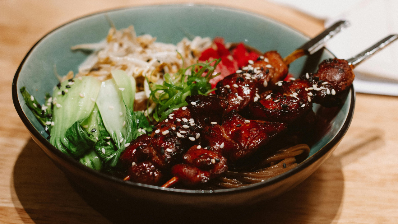 A Local Guide: 19 Essential Foods to Taste in Hoi An